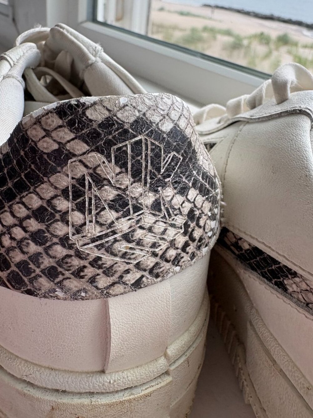 Nike Air Force 1 Low Pixel SE Snake Women’s Size 11